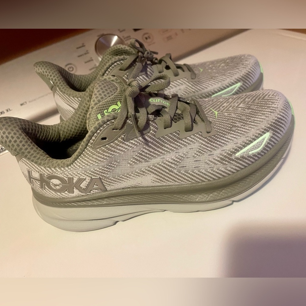 Hoka Clifton 9